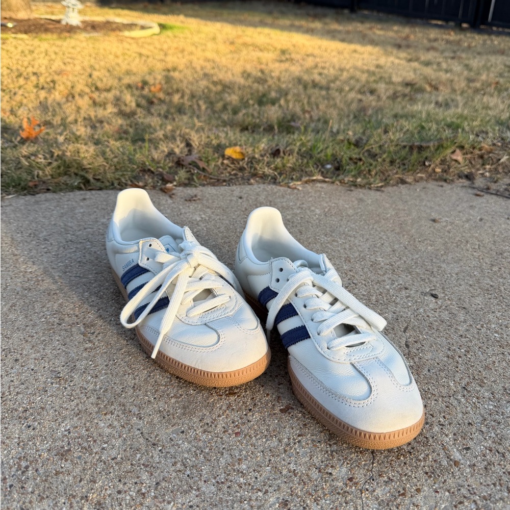Adidas Samba White with Navy Stripes - Picture 4 of 6